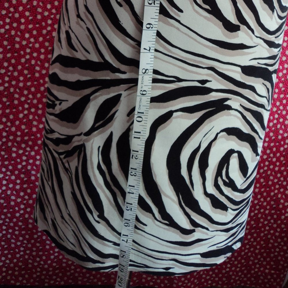 Skirt - Picture 2 of 6